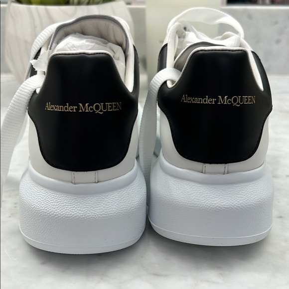 Alexander McQUEENS!! - Picture 4 of 4